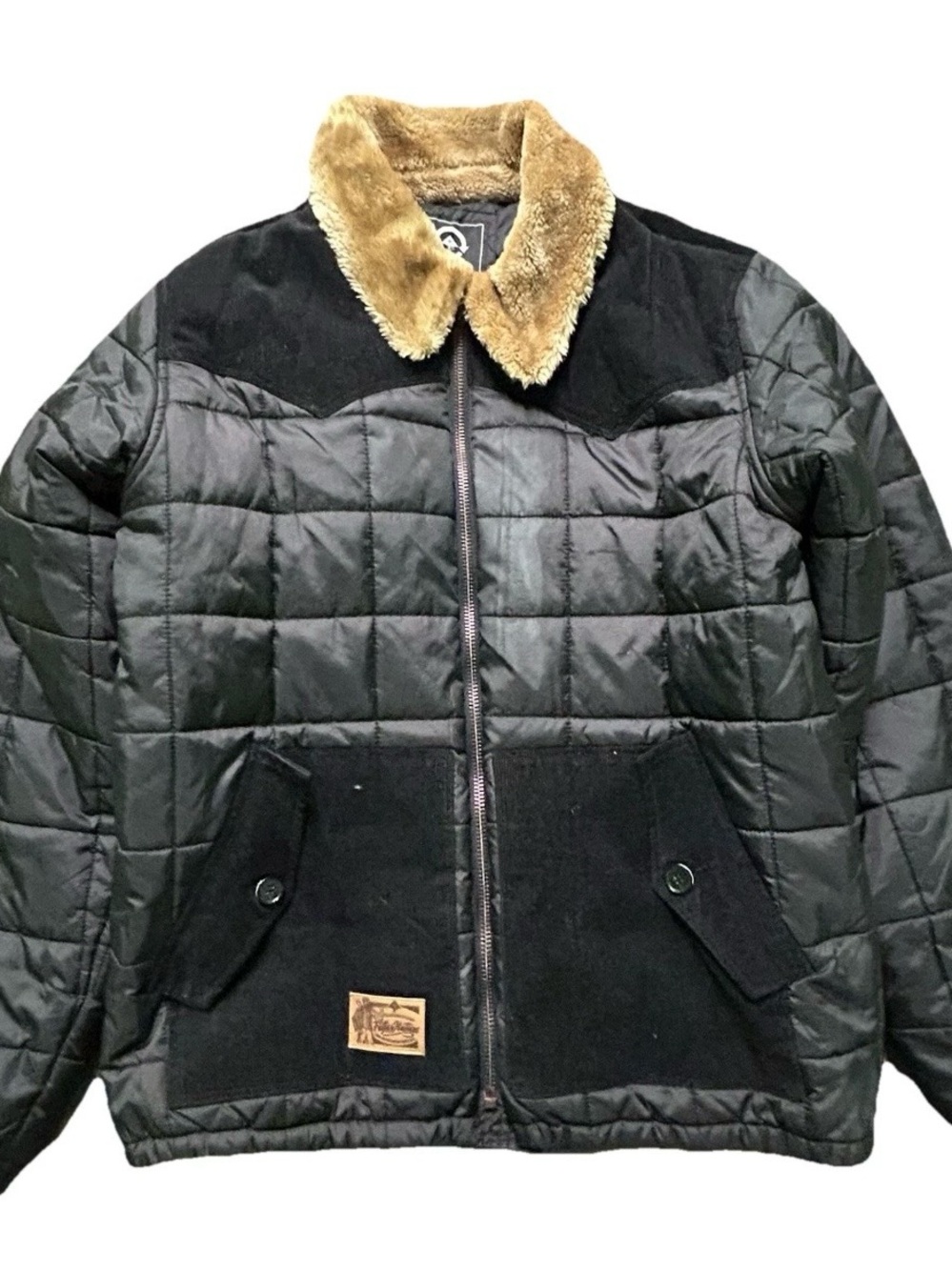 NWOT Men’s Black Winter Puffer Jacket Corduroy Fur Neck Size Large - Picture 1 of 6